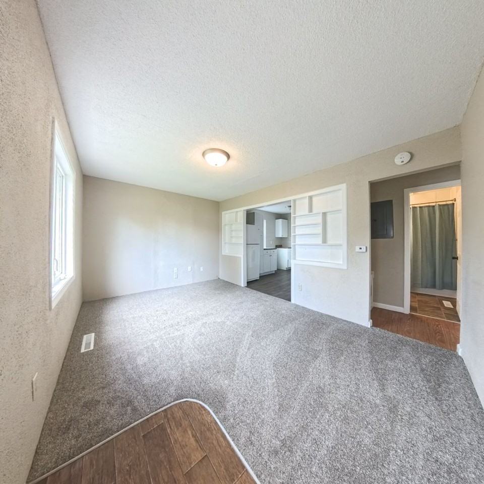 505 N 13th Ave - Photo 4 of 16