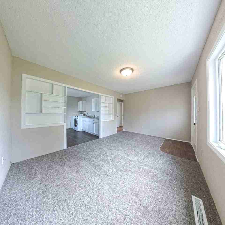 505 N 13th Ave - Photo 5 of 16