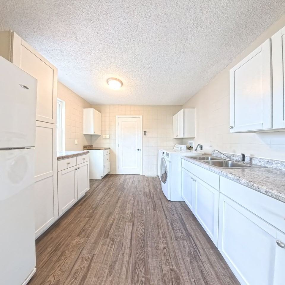 505 N 13th Ave - Photo 7 of 16