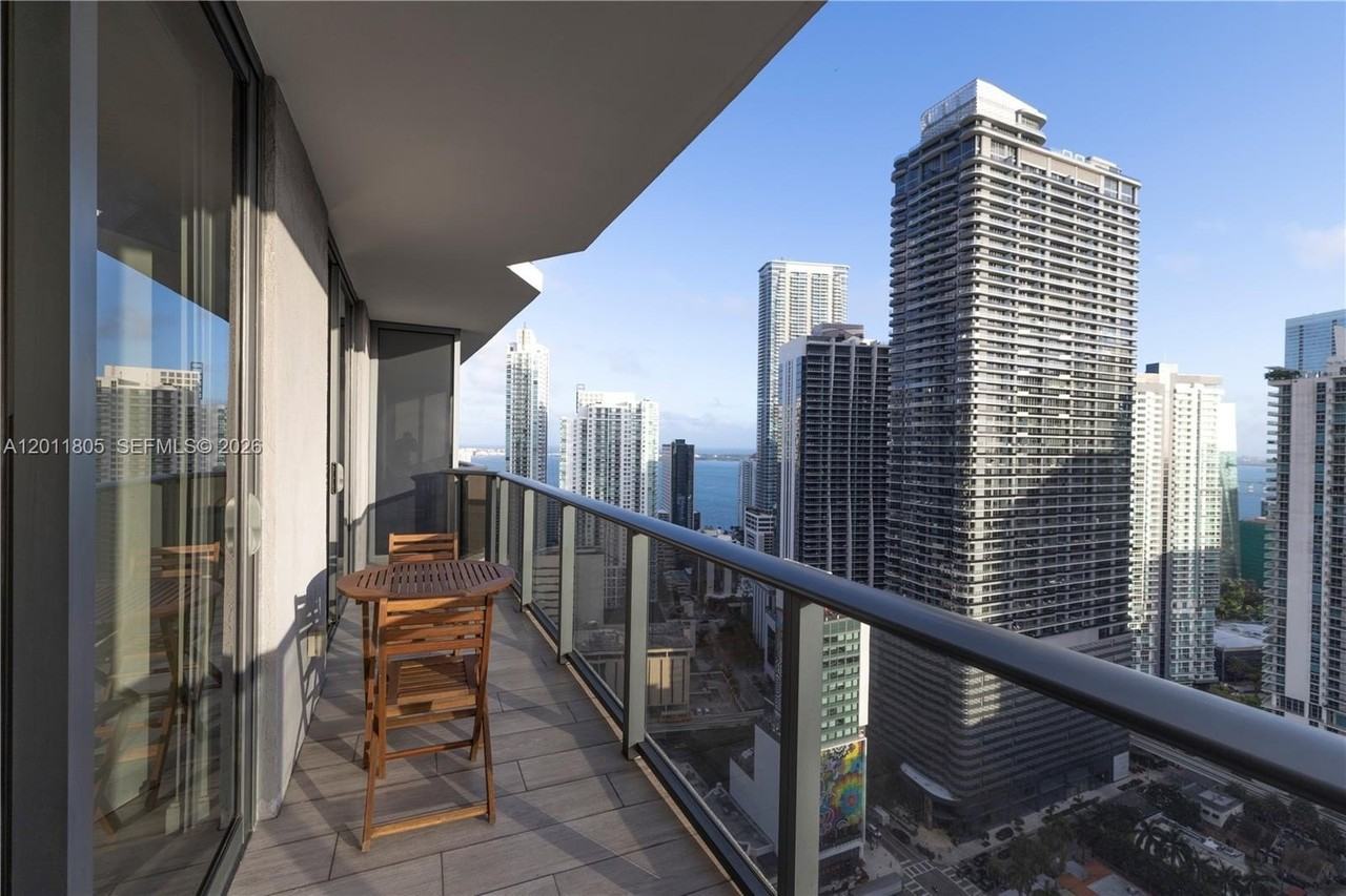 55 Sw 9th St #3404