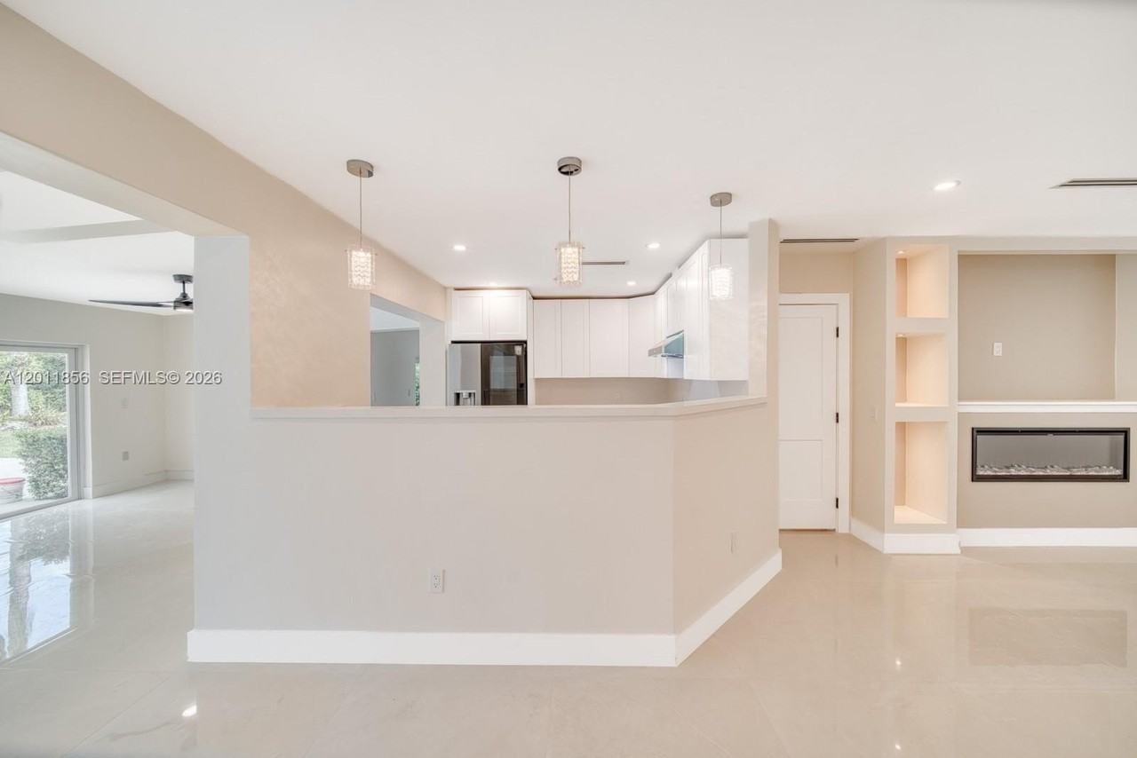 15730 Sw 87th Ct - Photo 2 of 35
