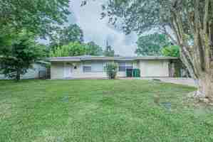 featured image of 5818 Glenhurst Dr