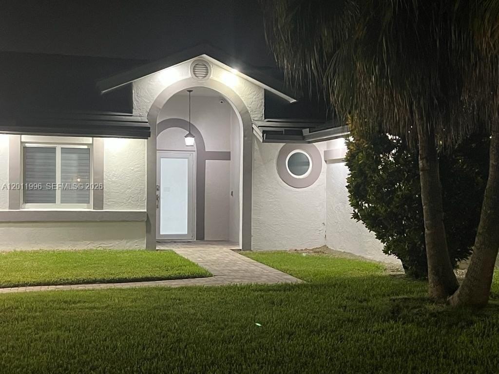 16341 Sw 145th Ct #0 - Photo 2 of 33