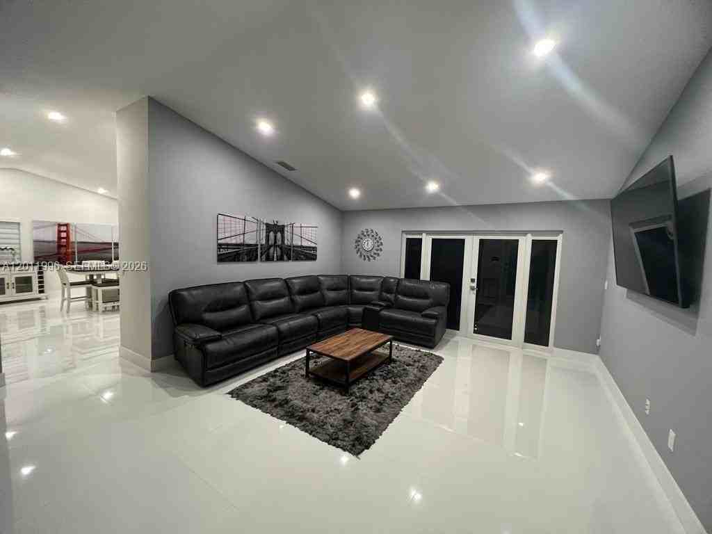 16341 Sw 145th Ct #0 - Photo 3 of 33