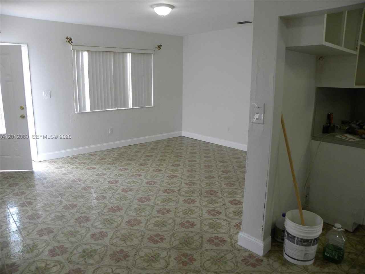 214 Nw 49th Ave - Photo 5 of 6