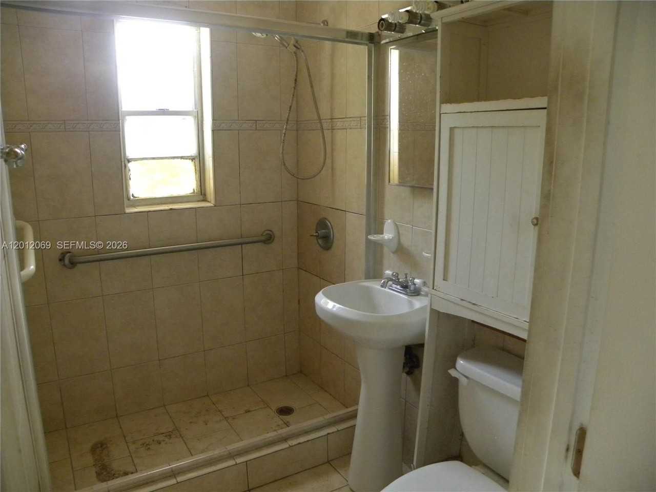 214 Nw 49th Ave - Photo 6 of 6