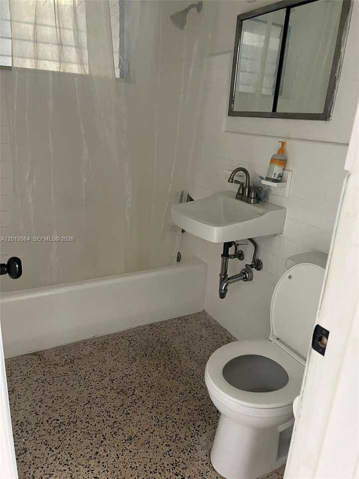 472 Nw 51st Ave #NA - Photo 4 of 5