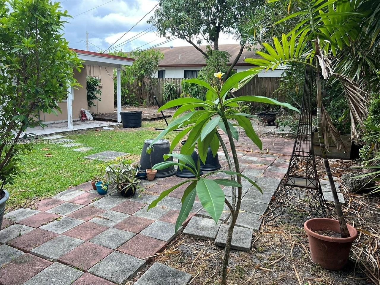 472 Nw 51st Ave #NA - Photo 5 of 5