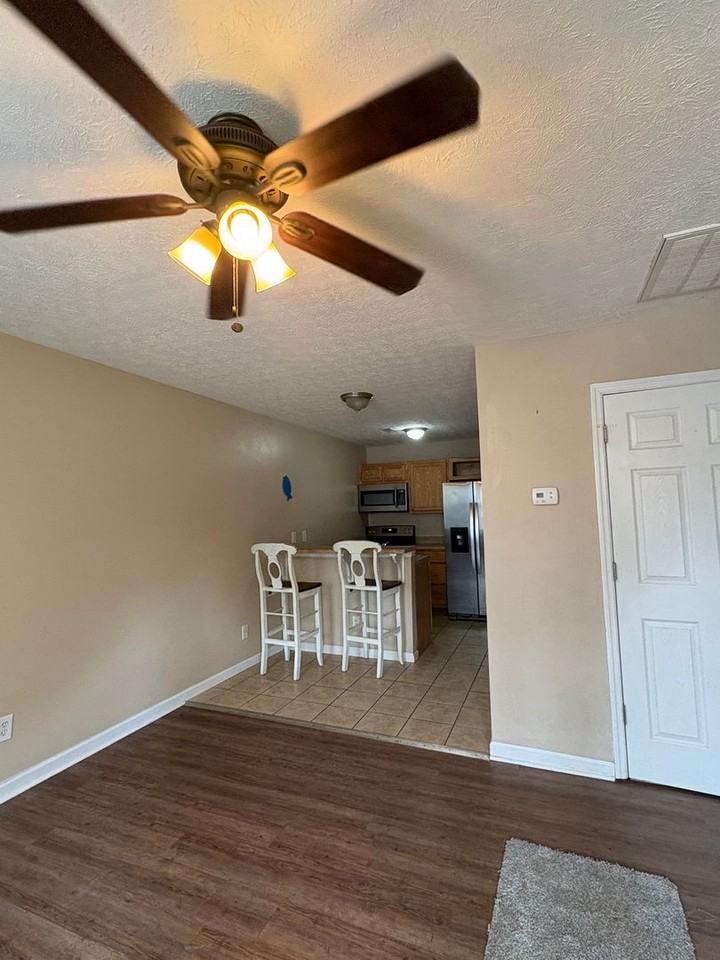 361 Hogan Cir #C - Photo 3 of 11