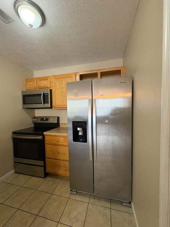 361 Hogan Cir #C - Photo 4 of 11