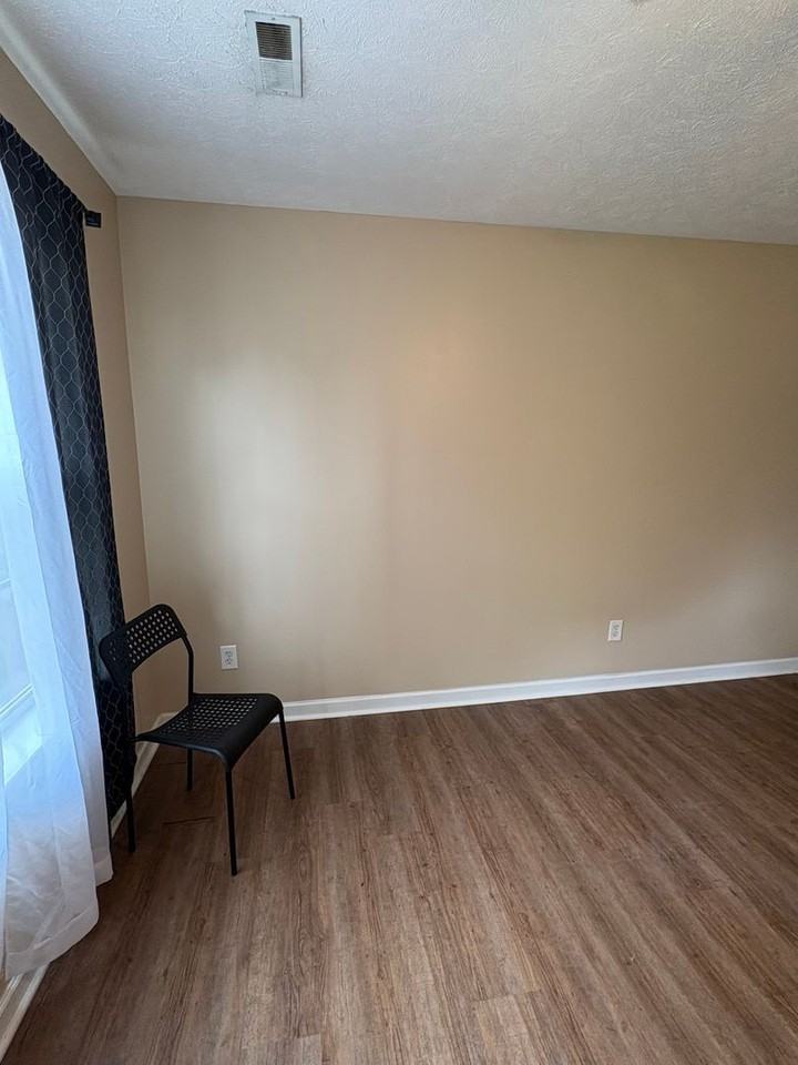 361 Hogan Cir #C - Photo 5 of 11