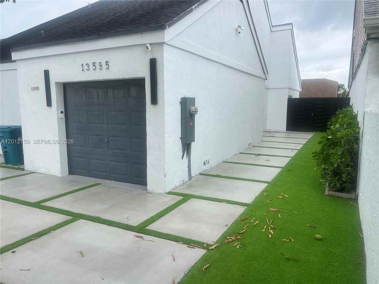 13595 Sw 99th St - Photo 3 of 44