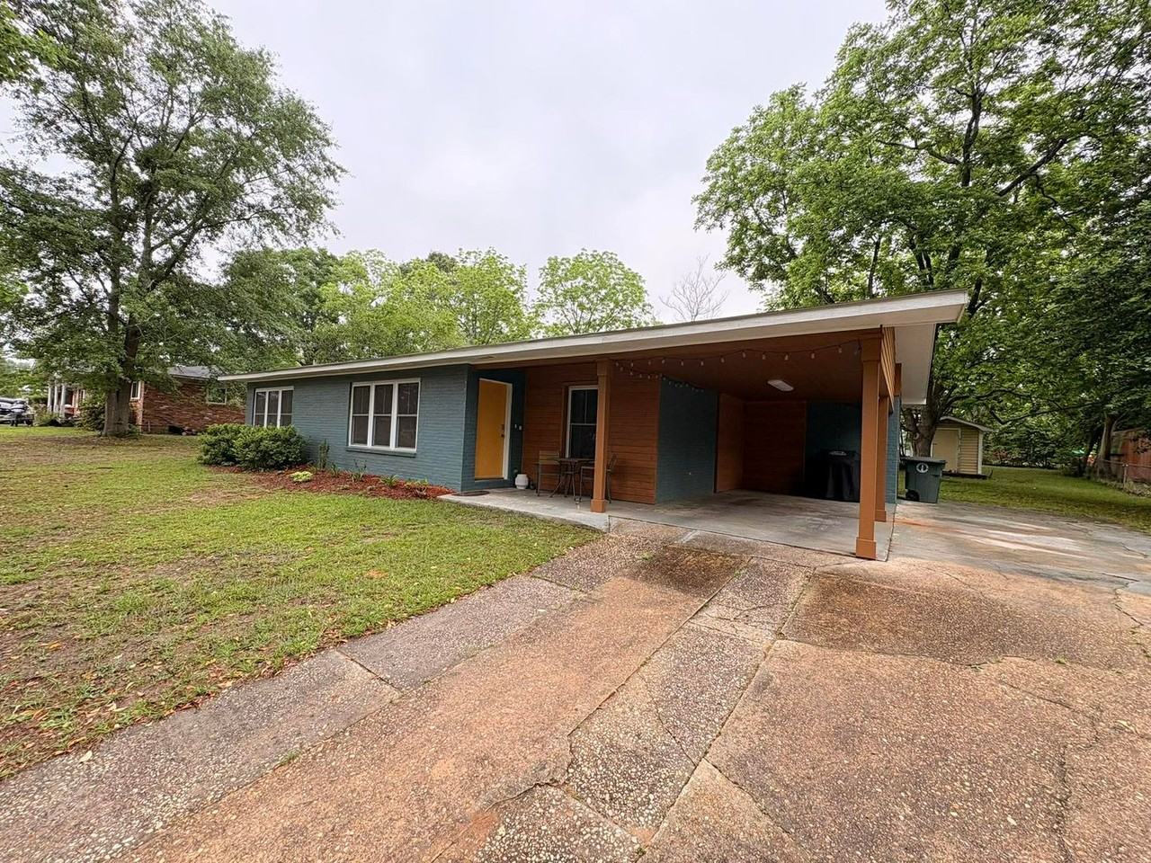 105 Willow Dr - Photo 2 of 29