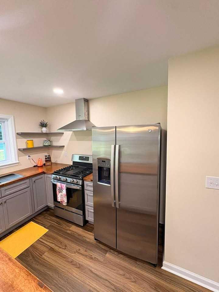 105 Willow Dr - Photo 4 of 29