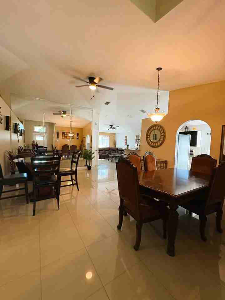 654 N Delmonte Ct - Photo 3 of 18