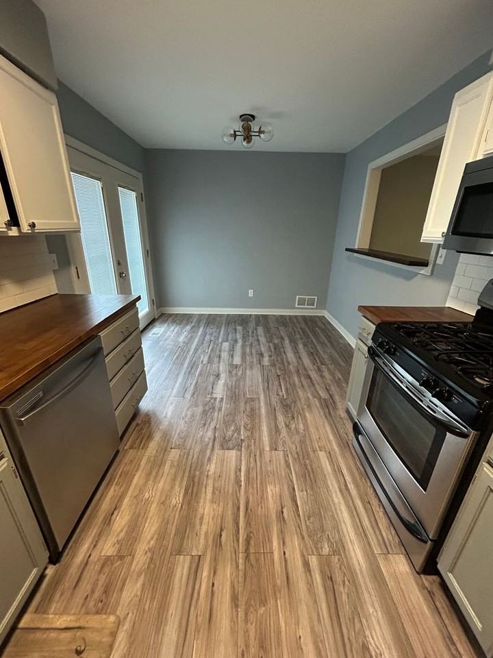 402 Pacific Dr - Photo 5 of 21