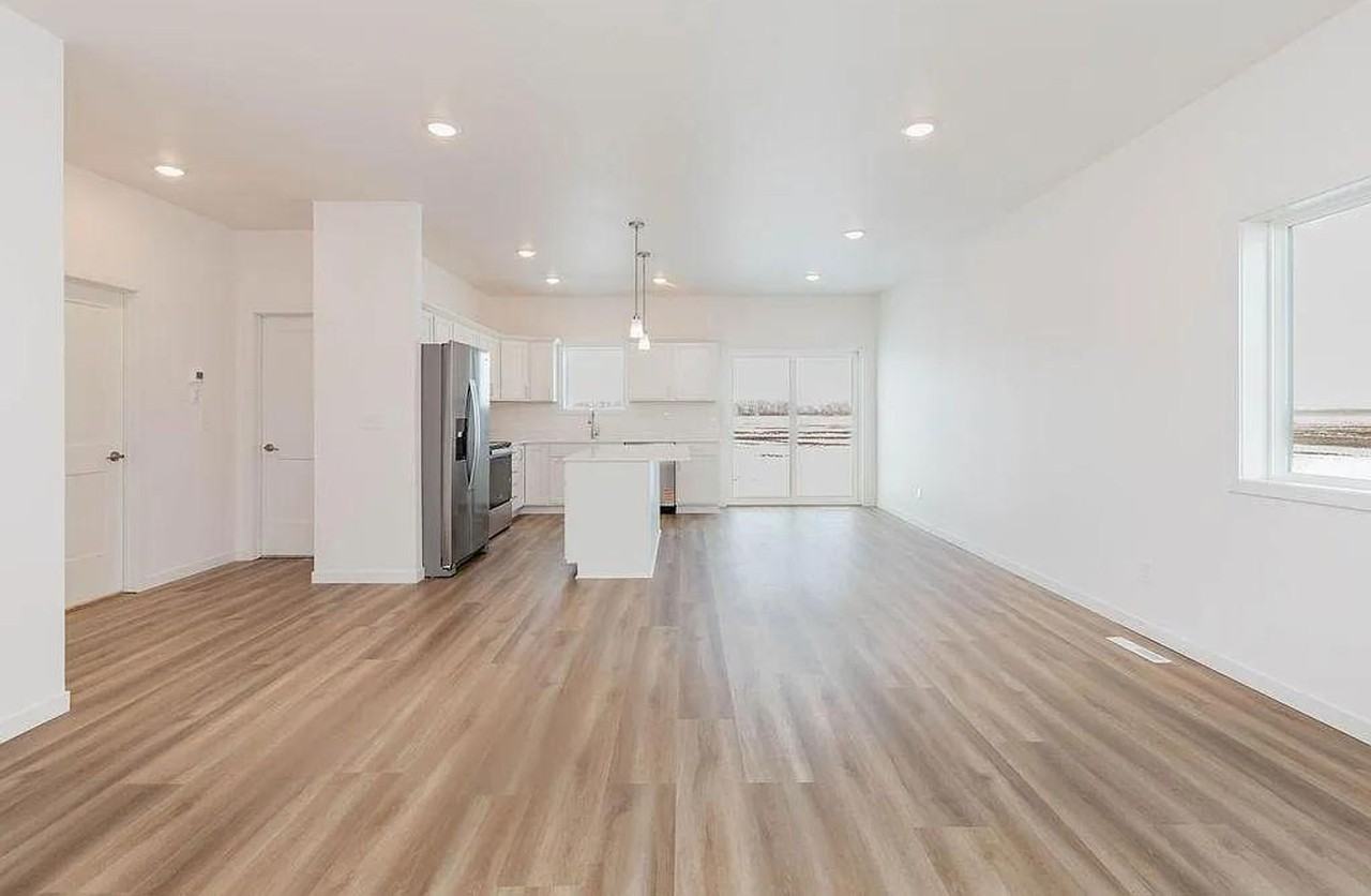 1522 6th Ave Ne - Photo 3 of 33