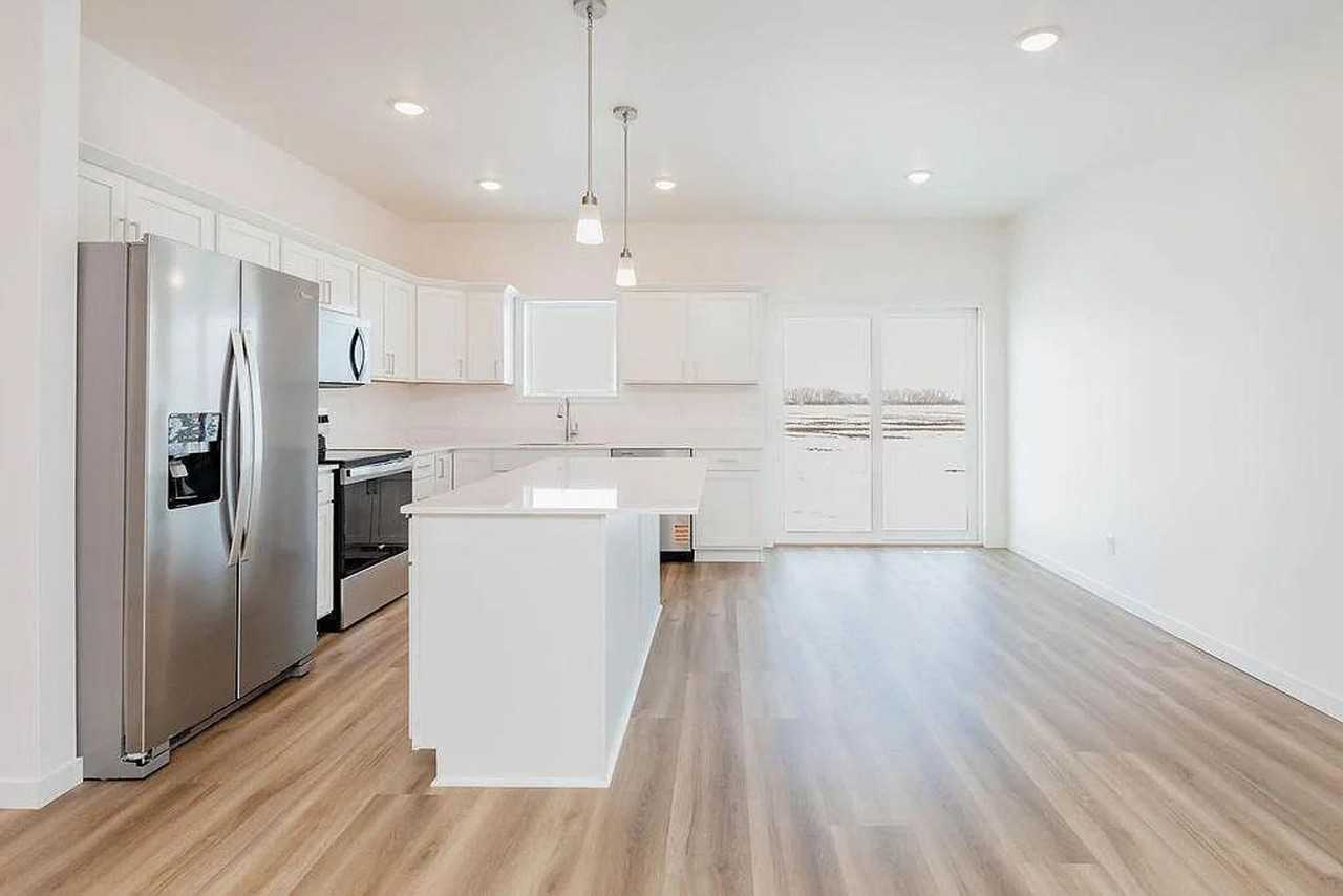1522 6th Ave Ne - Photo 6 of 33