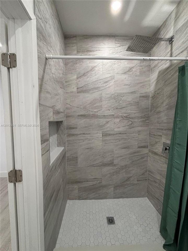 17614 Sw 134th Pl #B - Photo 3 of 8