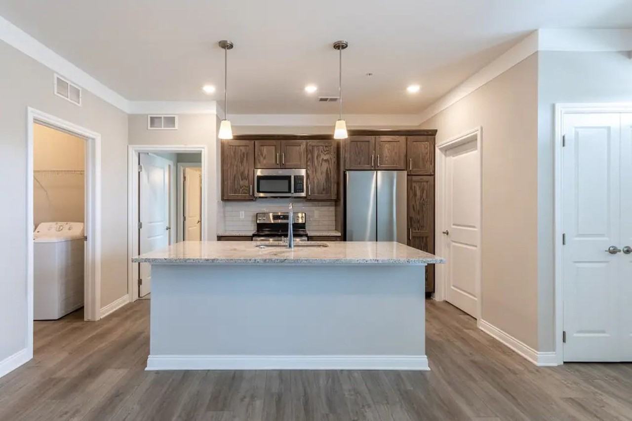 14324 Wexford Dr - Photo 3 of 38