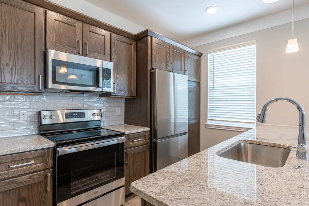 14324 Wexford Dr - Photo 6 of 38