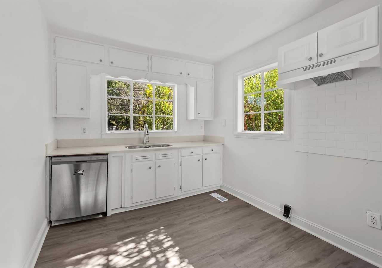 7840 8th Ave S - Photo 5 of 16