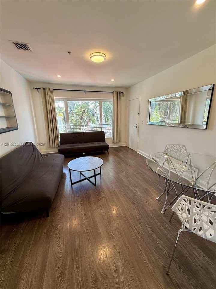 1540 Jefferson Ave #2 - Photo 6 of 16