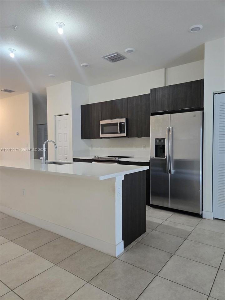 7819 Nw 104th Ave #21 - Photo 5 of 8
