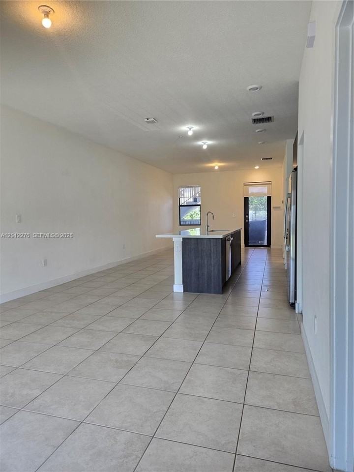 7819 Nw 104th Ave #21 - Photo 6 of 8
