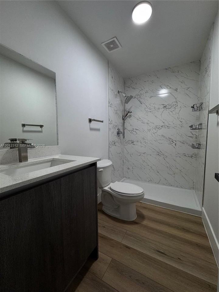 1534 Nw 1st St #204 - Photo 7 of 8