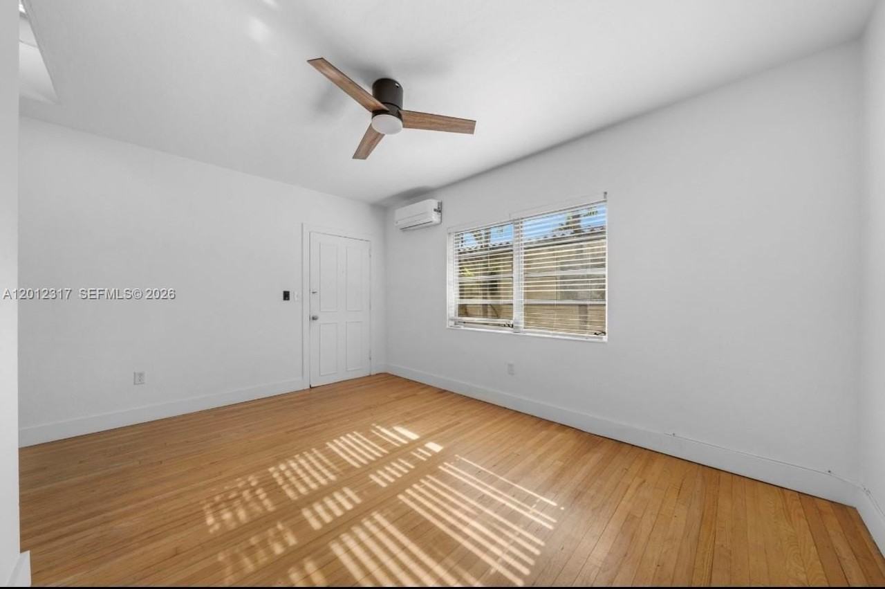 1612 Michigan Ave #11 - Photo 4 of 18