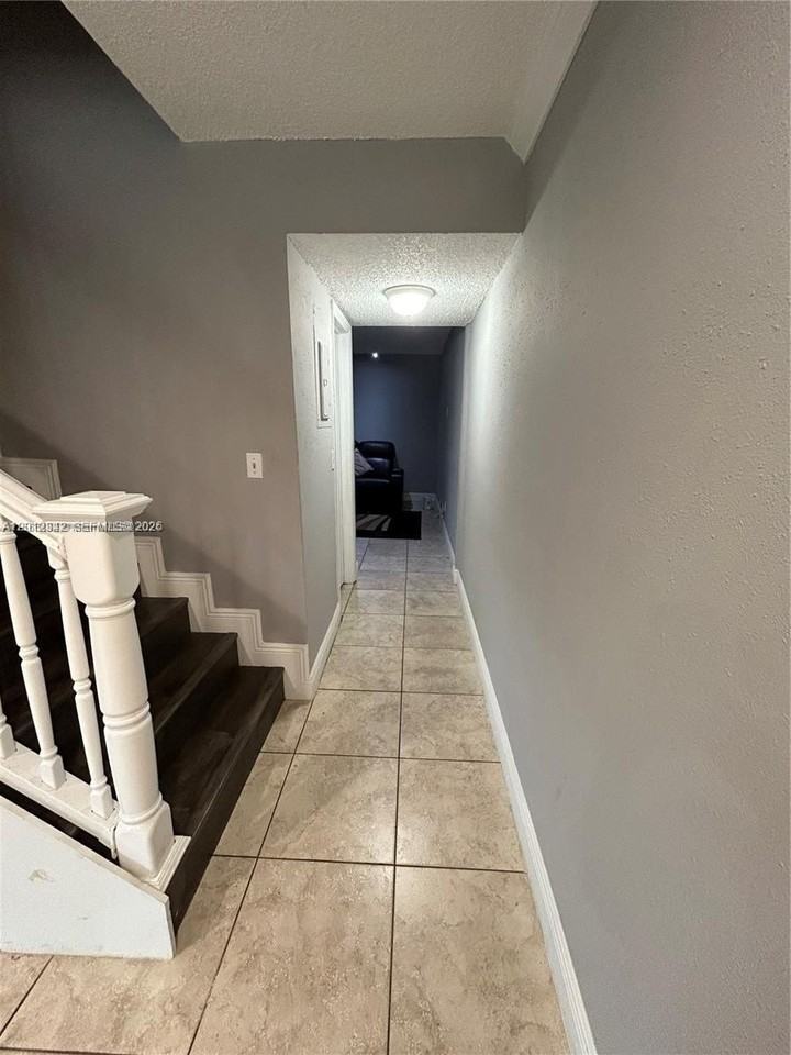 29 Madrid Ln #8-9 - Photo 4 of 28