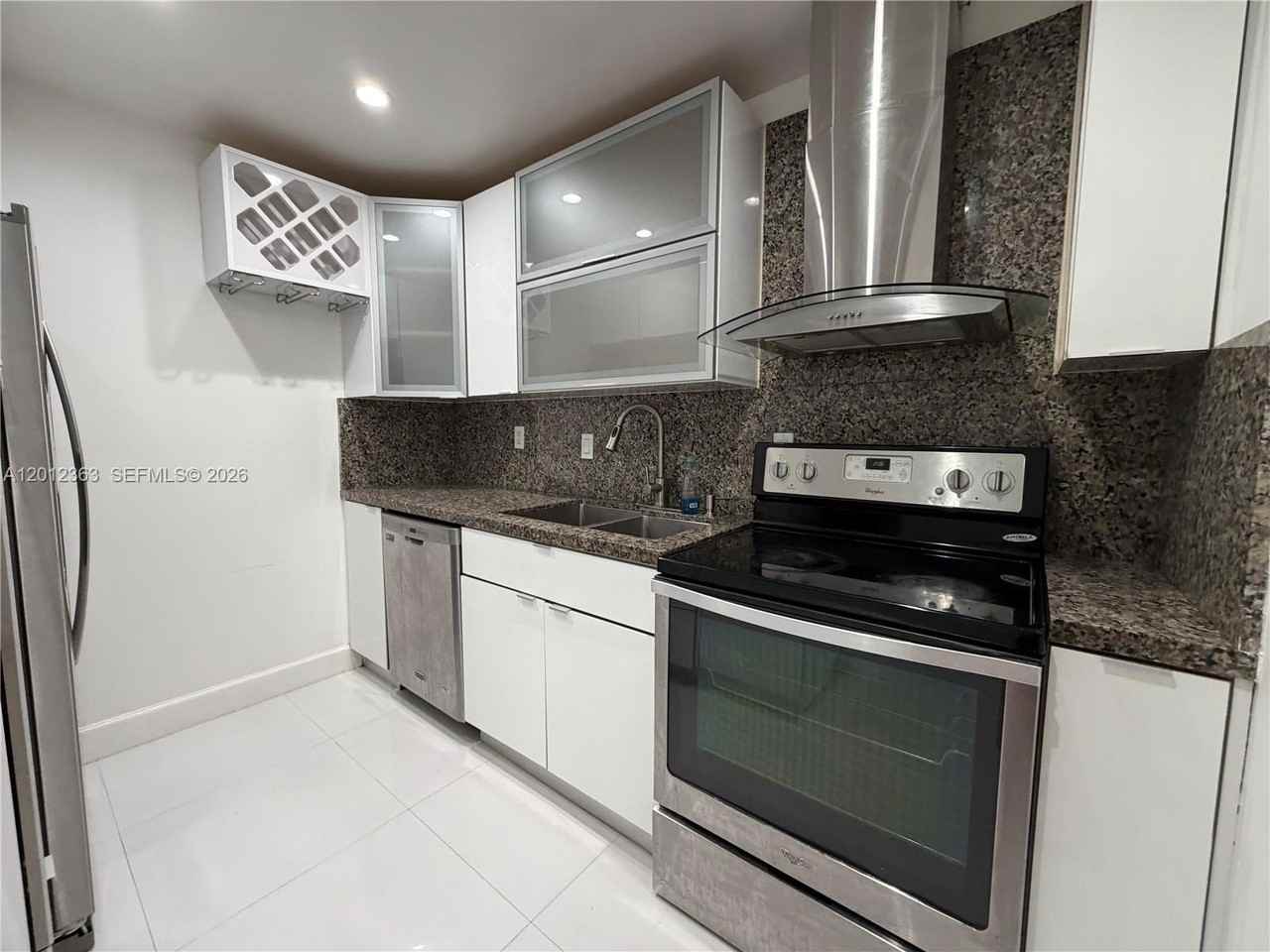 468 Ne 206th Ln #212 - Photo 4 of 19