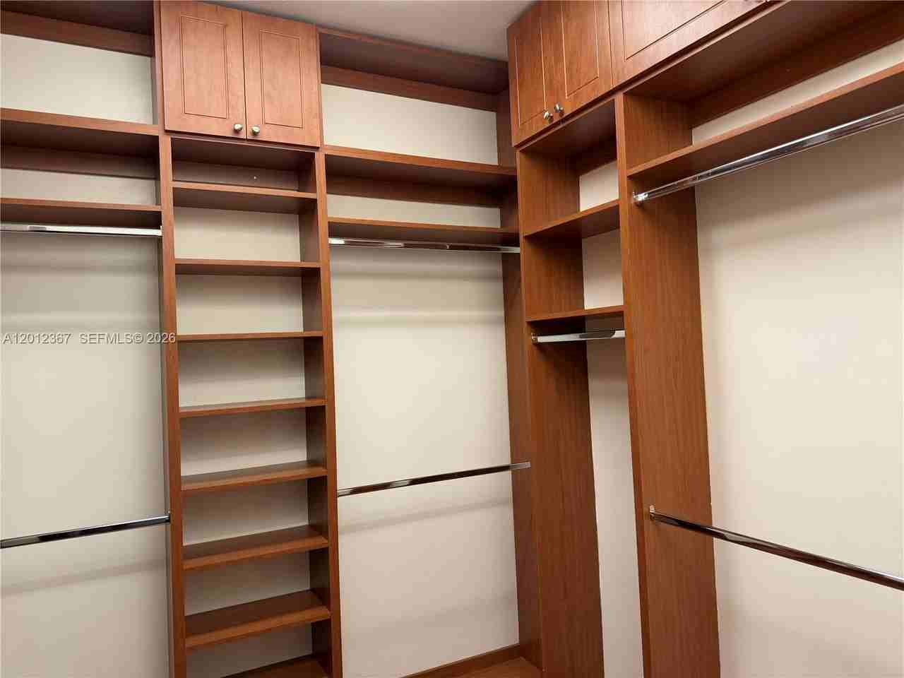 2115 Ne 40th Ave #2115 - Photo 3 of 9