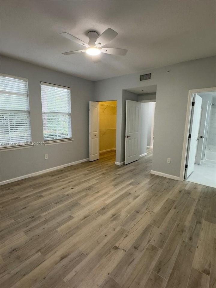 2042 Alta Meadows Ln #1712 - Photo 6 of 17