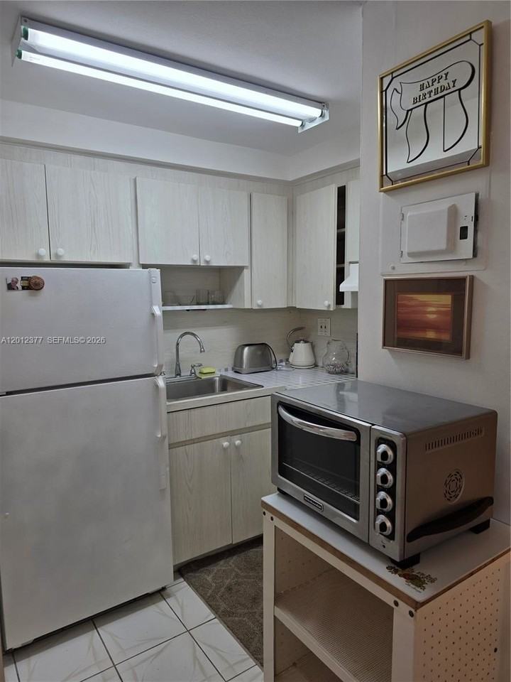 2001 S Ocean Dr #15 - Photo 3 of 11