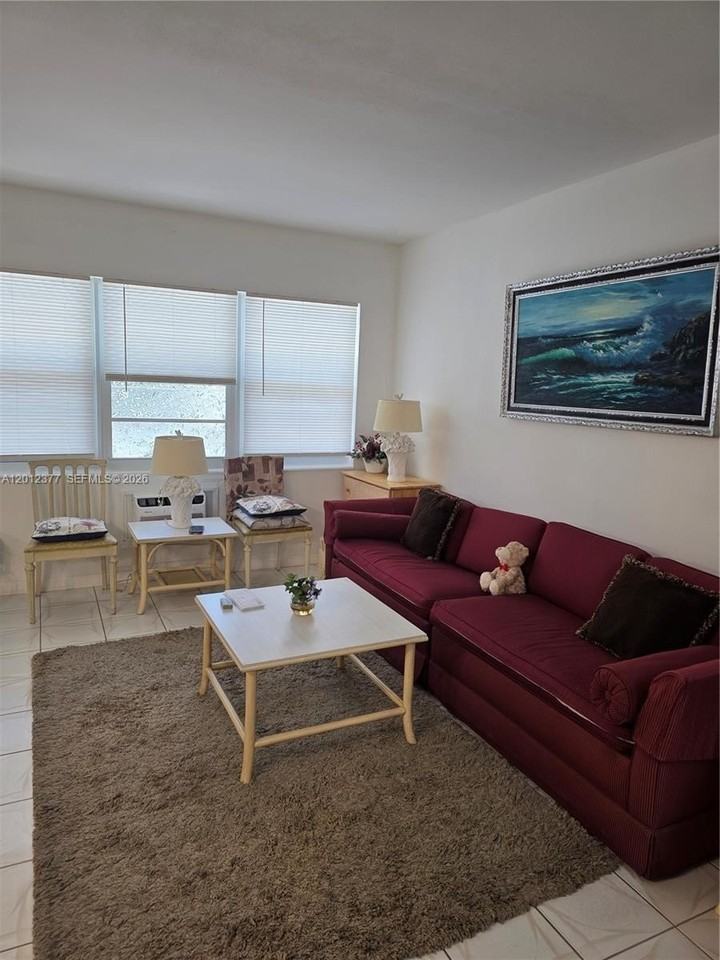 2001 S Ocean Dr #15 - Photo 5 of 11