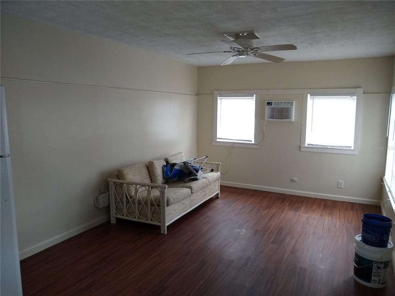 205 52nd Avenue Dr W - Photo 3 of 7
