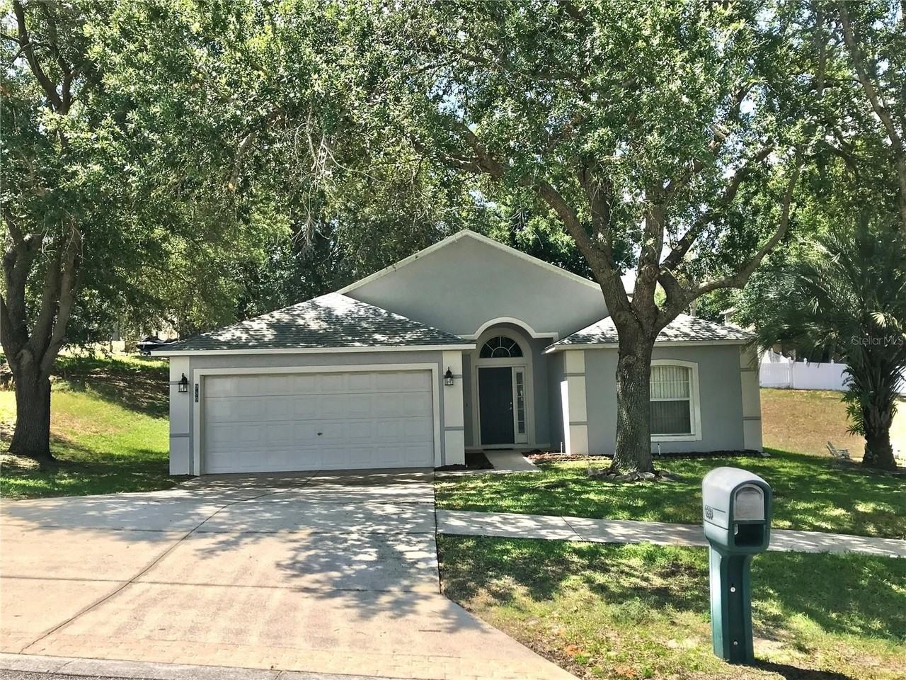 989 Scenic View Cir