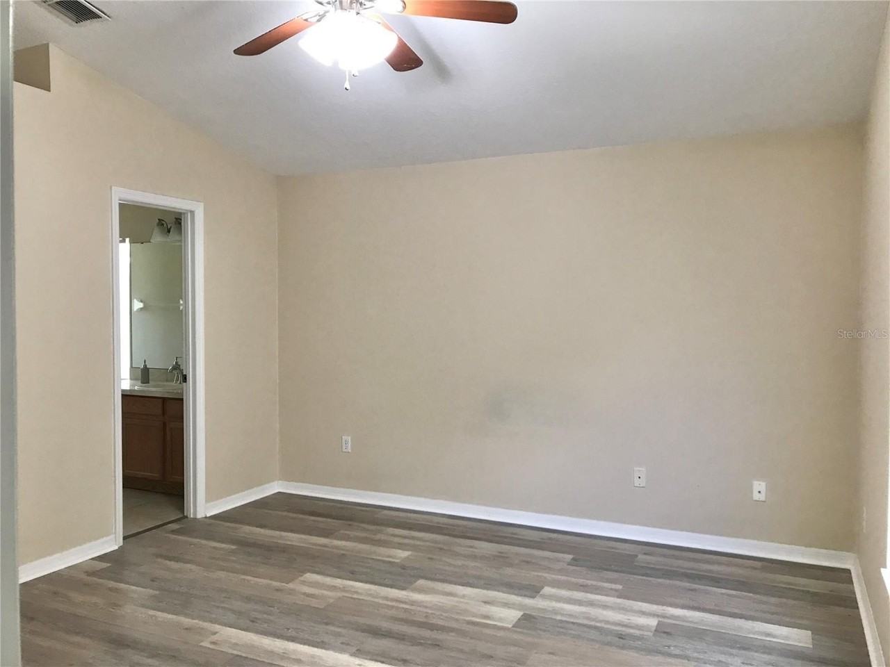 989 Scenic View Cir - Photo 7 of 30