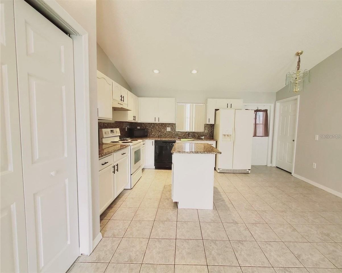568 Kingfisher Dr - Photo 3 of 17