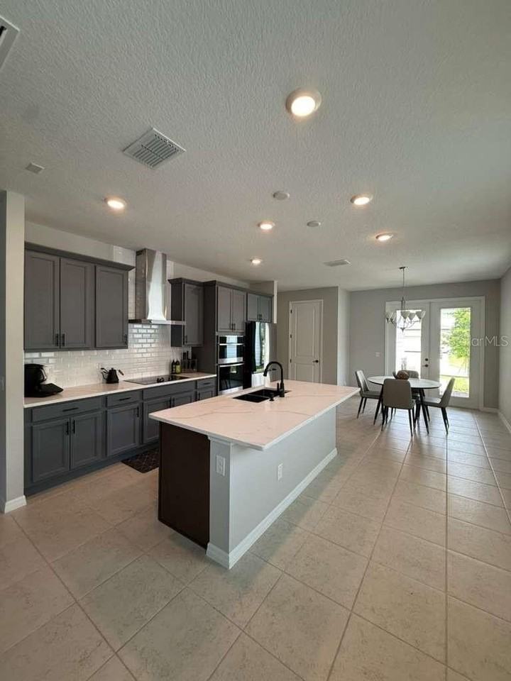 17007 Seville Orange Rd - Photo 5 of 35