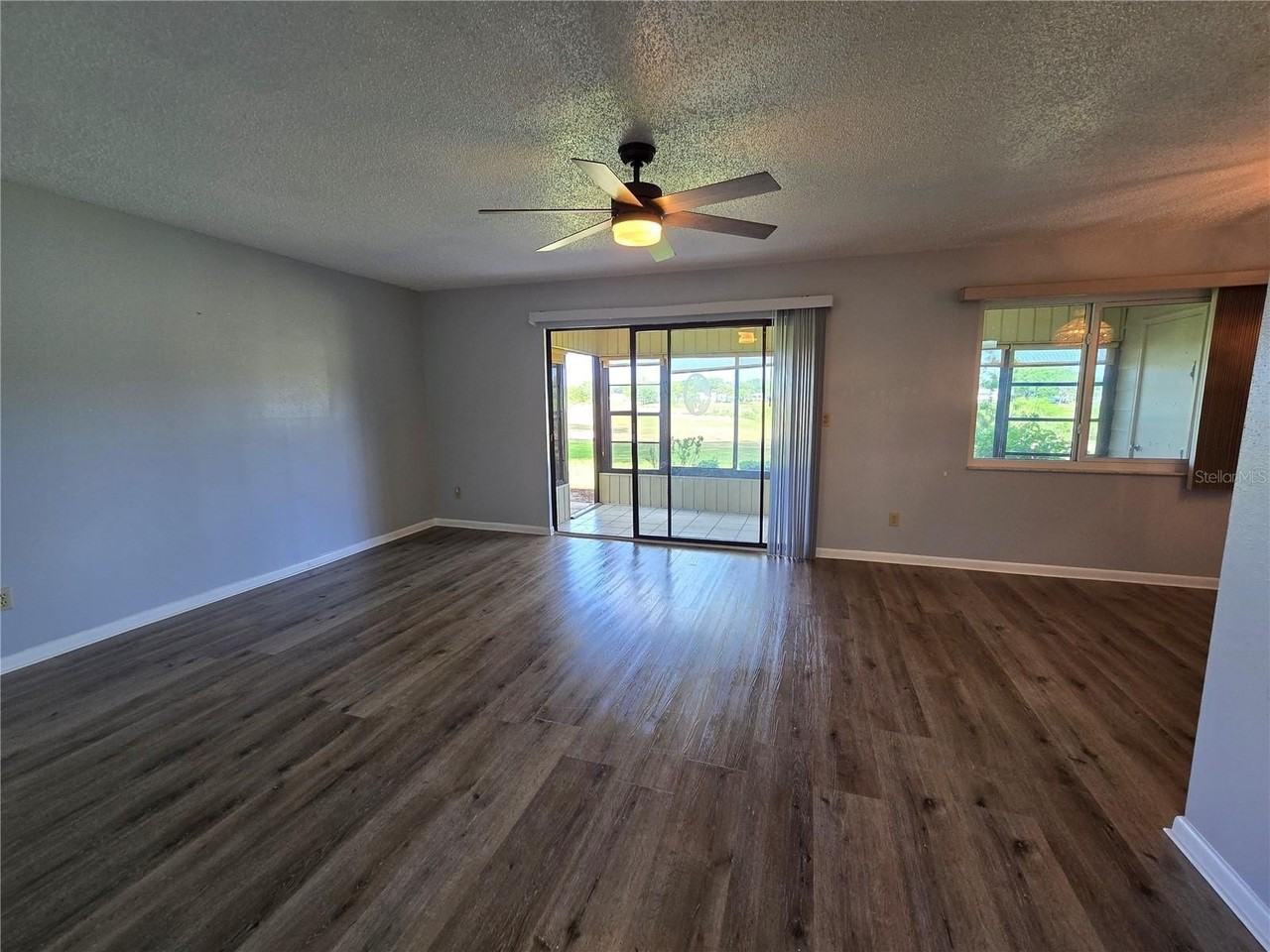 520 Fairways Cir #A - Photo 5 of 30