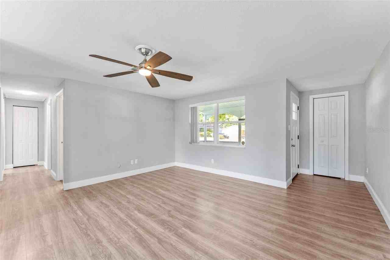 1415 Coppertree Dr - Photo 3 of 35