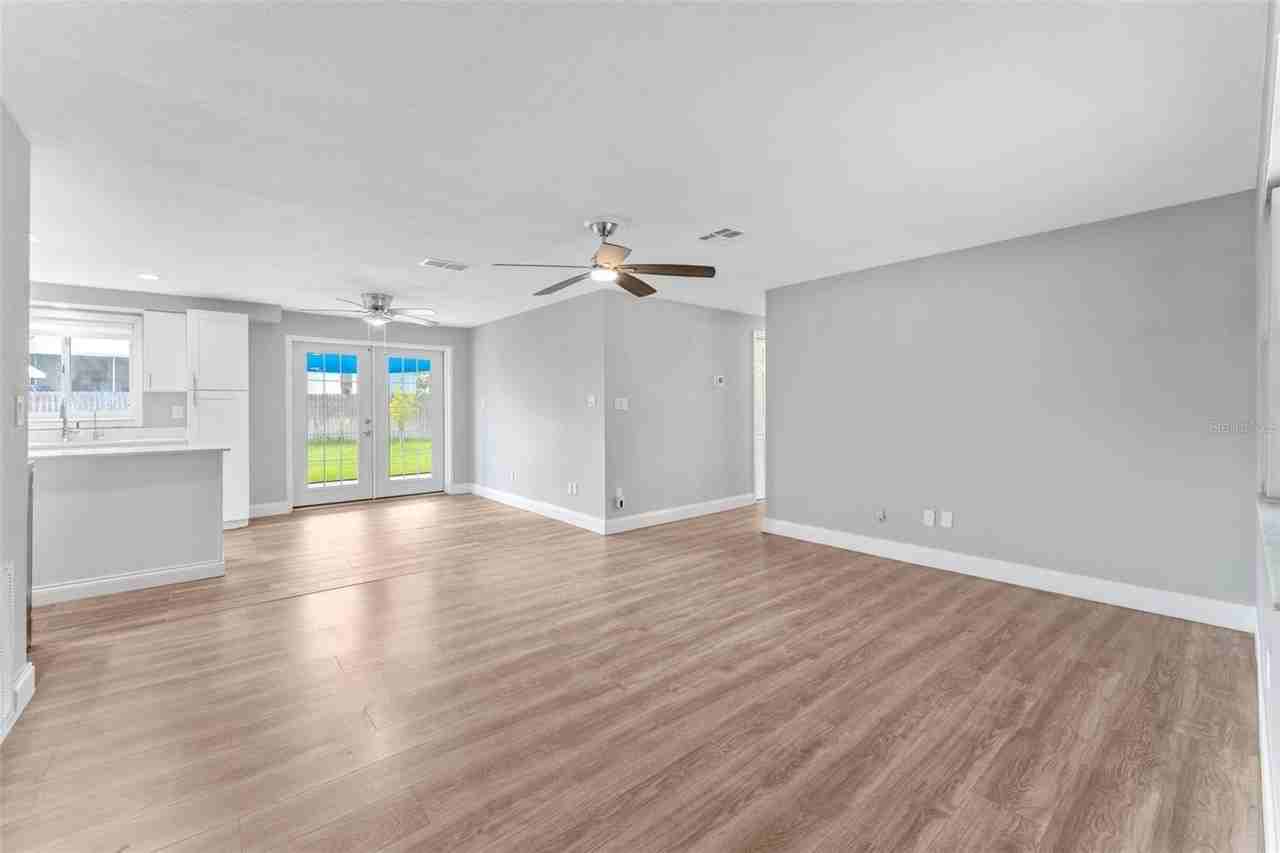 1415 Coppertree Dr - Photo 7 of 35