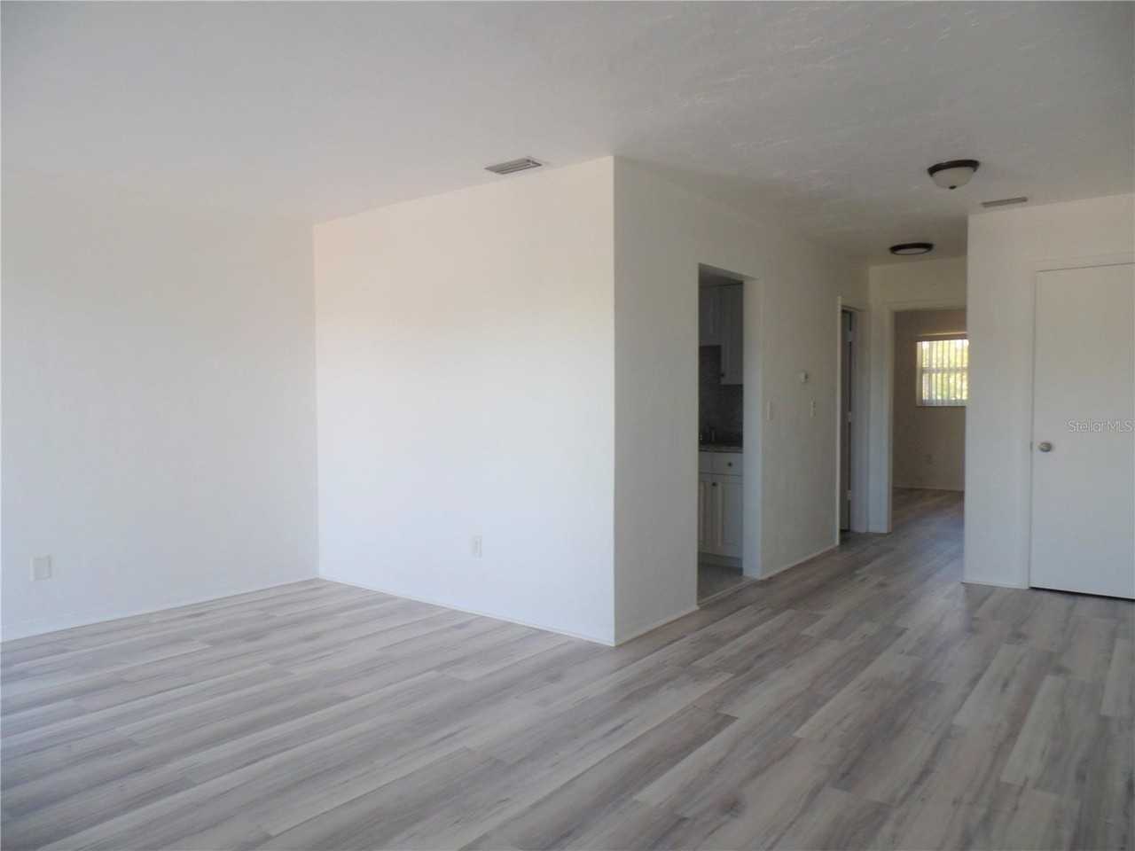 1240 70th St N #9 - Photo 4 of 17