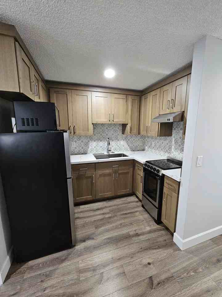 9721 118th St E #1 - Photo 4 of 8