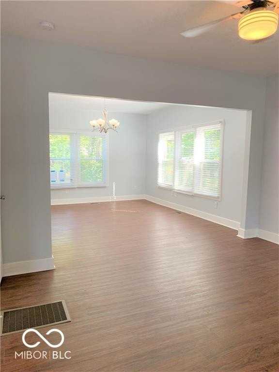 3621 N Kenwood Ave - Photo 4 of 24