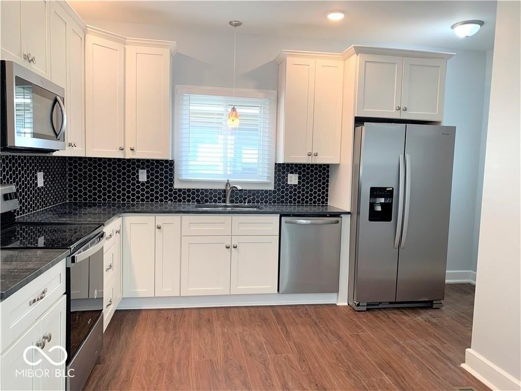 3621 N Kenwood Ave - Photo 6 of 24