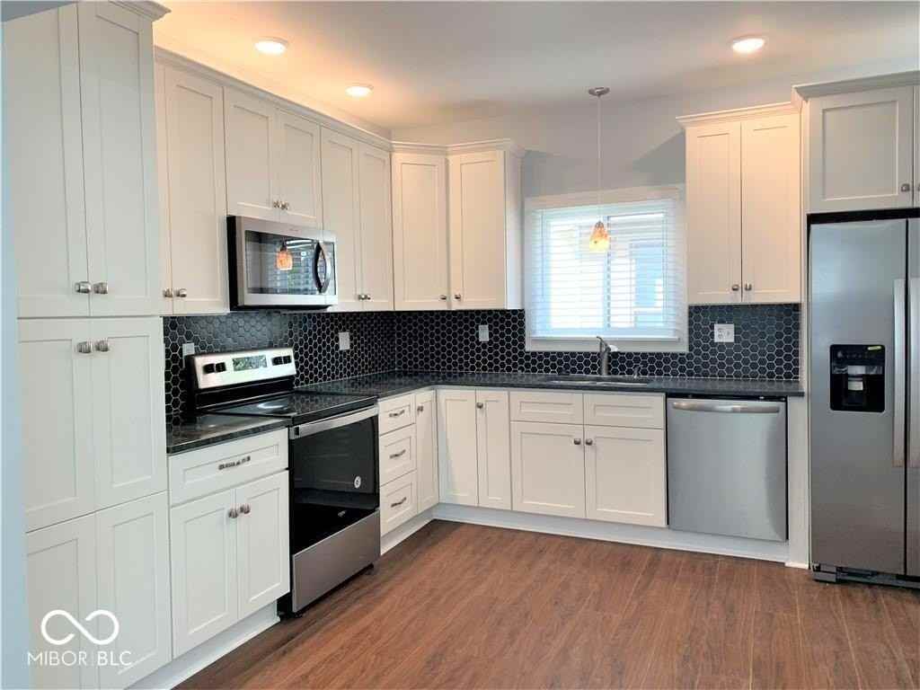 3621 N Kenwood Ave - Photo 7 of 24